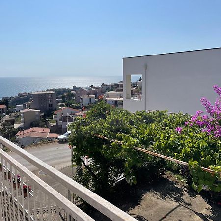 Em Apartments Улцинь Экстерьер фото