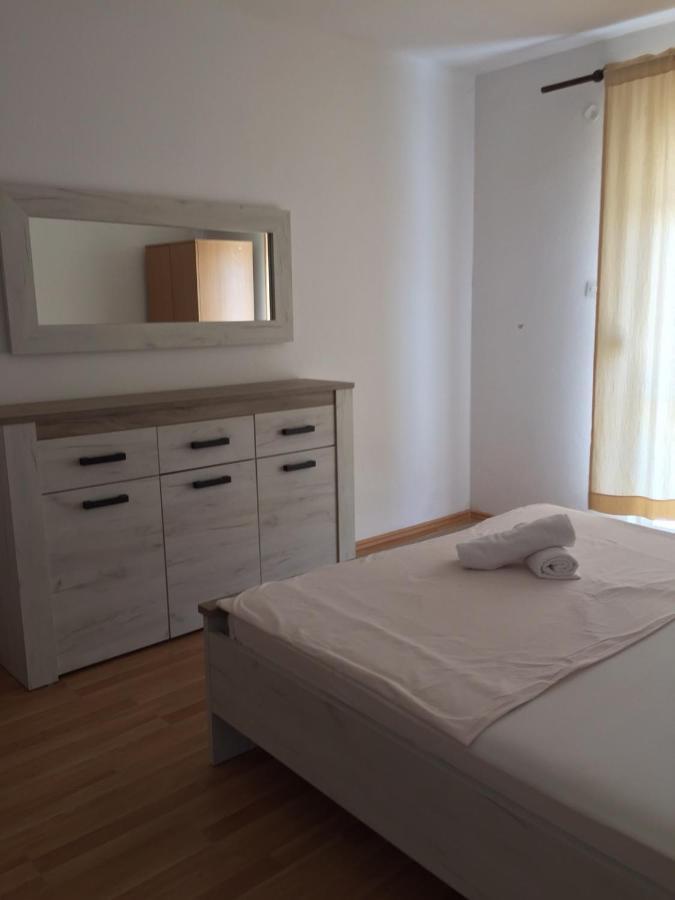 Em Apartments Улцинь Экстерьер фото