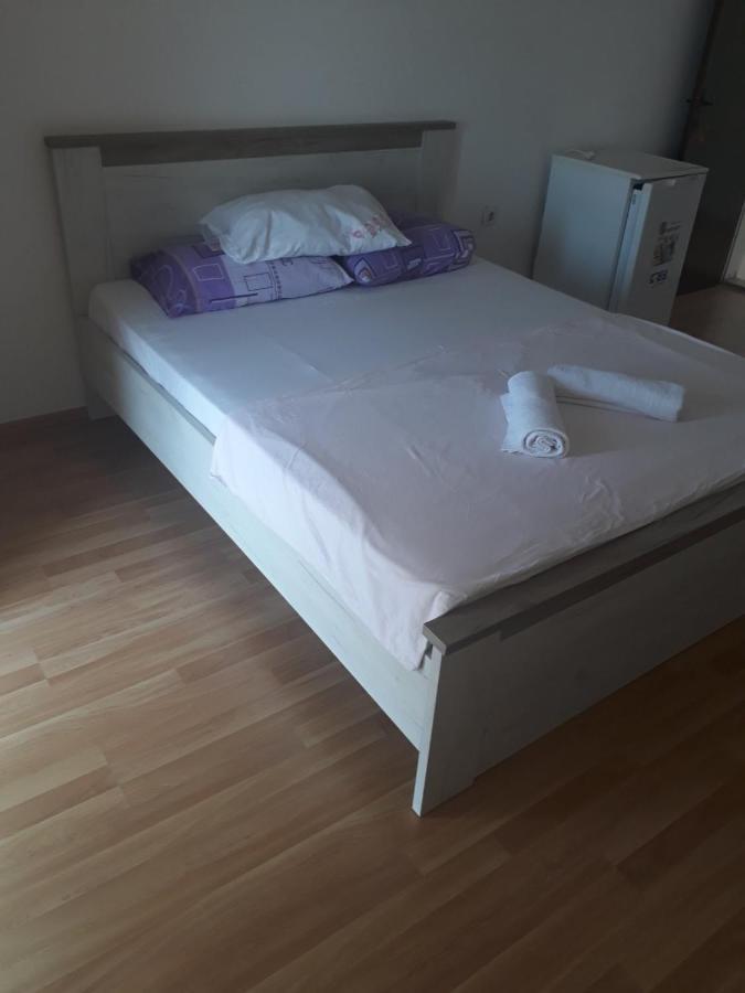 Em Apartments Улцинь Экстерьер фото