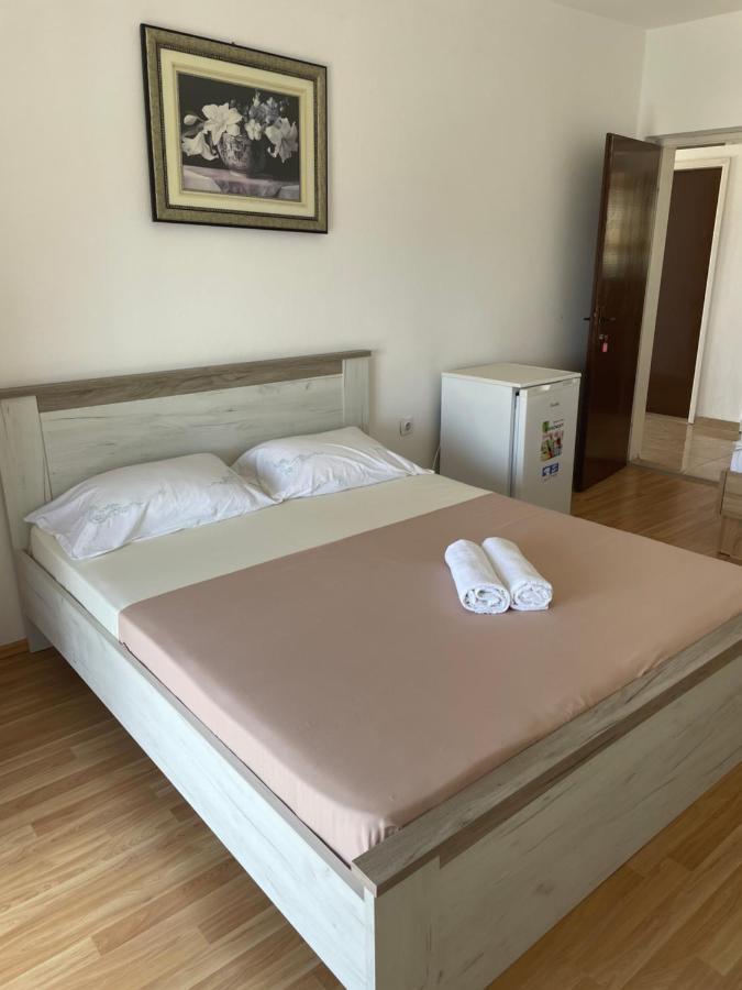 Em Apartments Улцинь Экстерьер фото