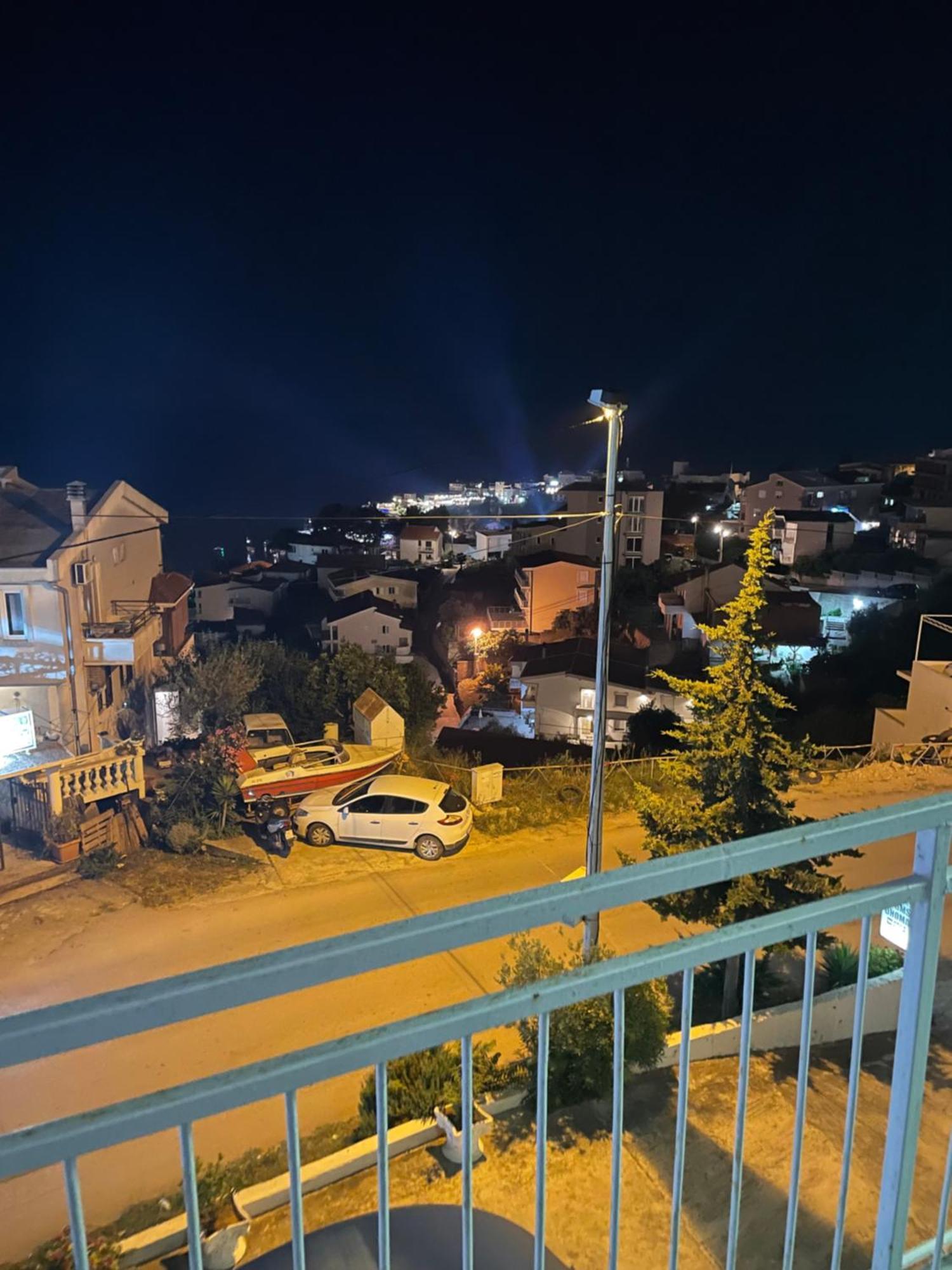 Em Apartments Улцинь Экстерьер фото